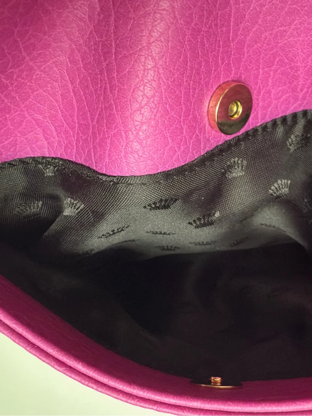 Juicy Couture Greta Flap Crossbody Bag Fuchsia Pink Gold Chain Y2K Hobo Purse
